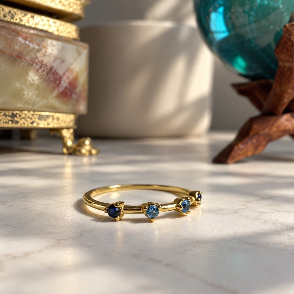 Δαχτυλίδι eternity με Blue Spinel, flat lay ευρύτερο — Celestial Steel