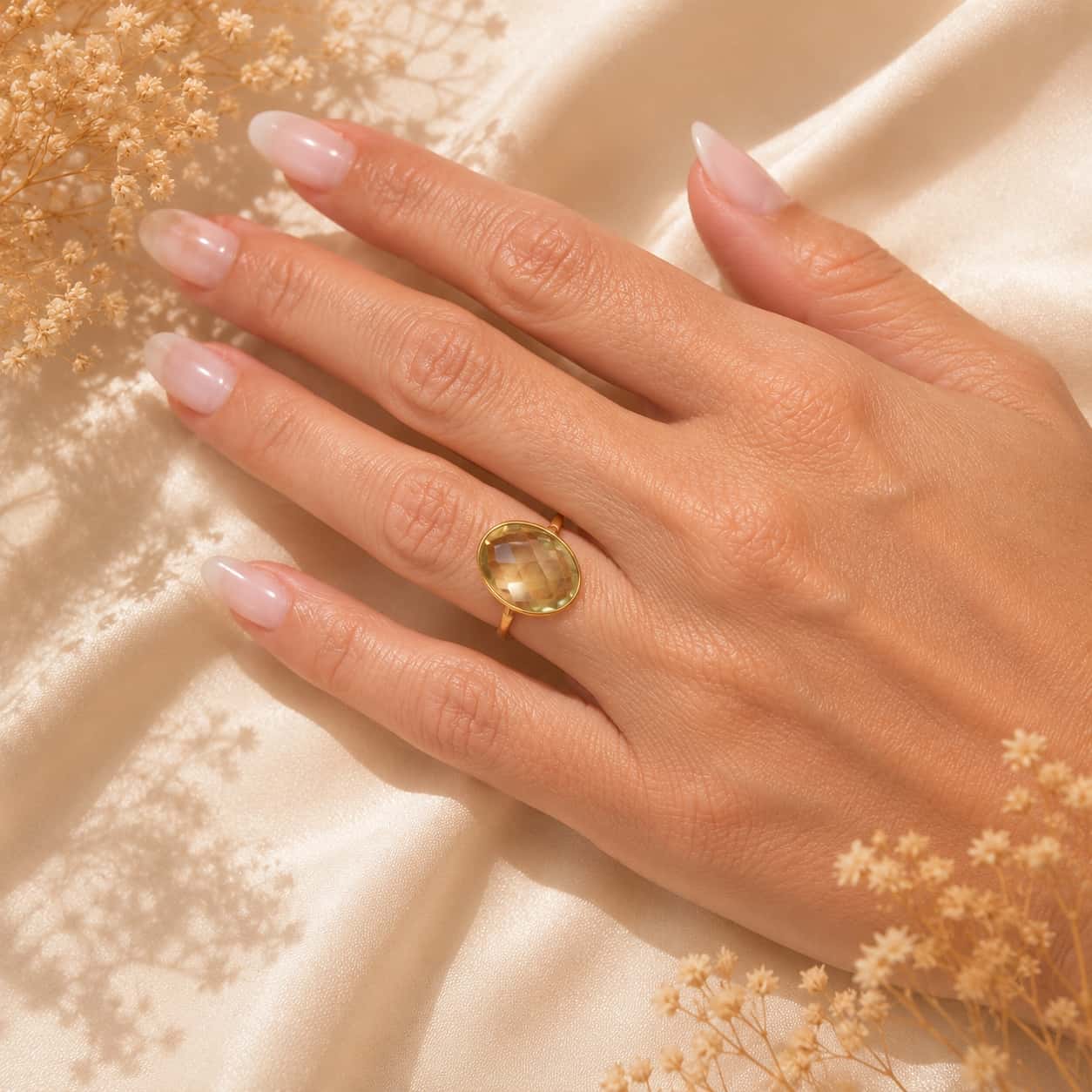 Citrine oval δαχτυλίδι φορεμένο, χρυσό 925 ασήμι χειροποίητο — Celestial Steel