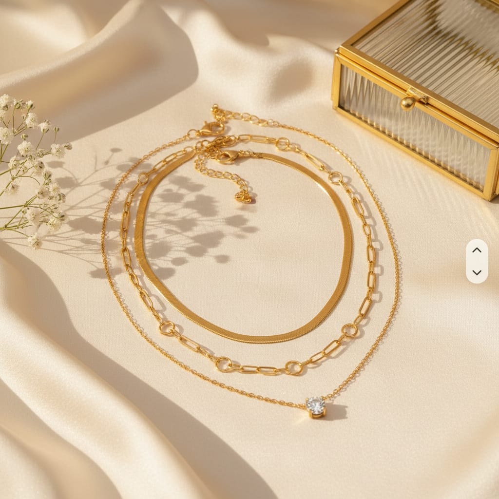 Triple layered κολιέ φορεμένο με herringbone, paperclip και solitaire ζιργκόν chain, χρυσό ανοξείδωτο ατσάλι — Celestial Steel 
